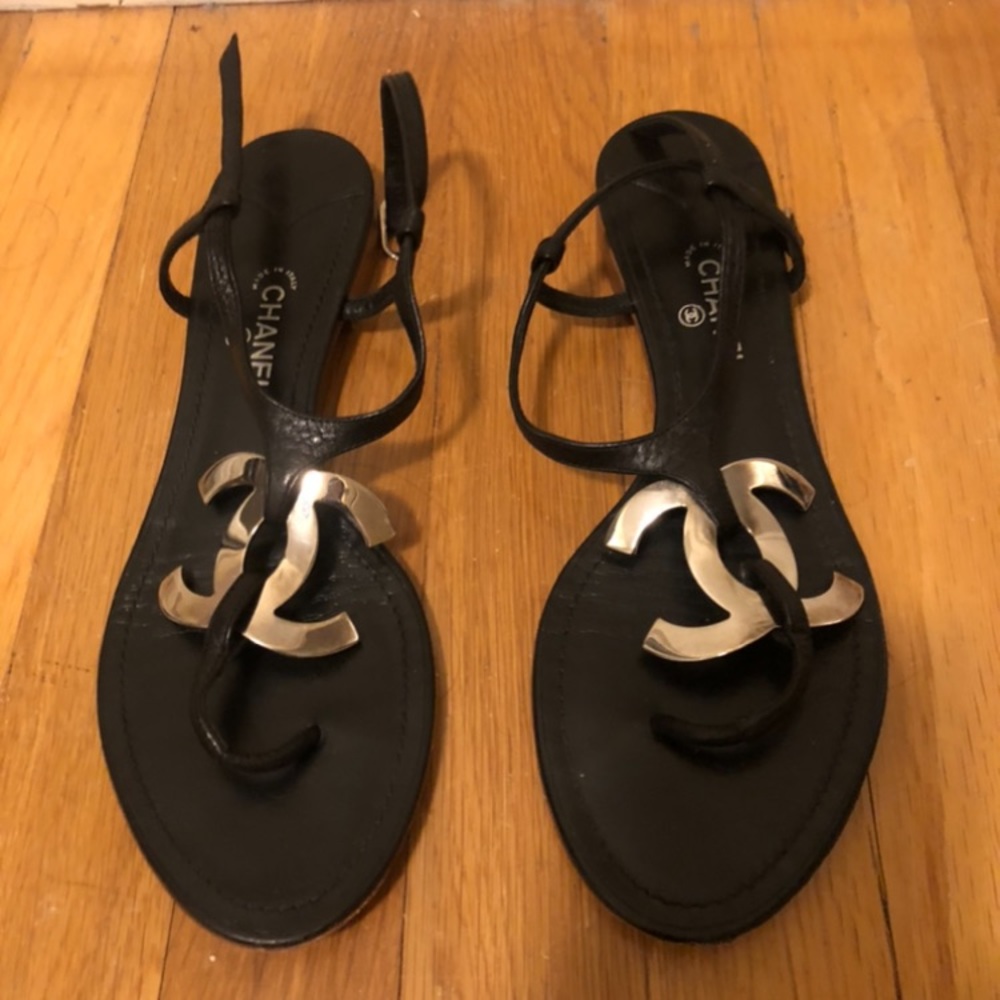 Chanel black thong sandals